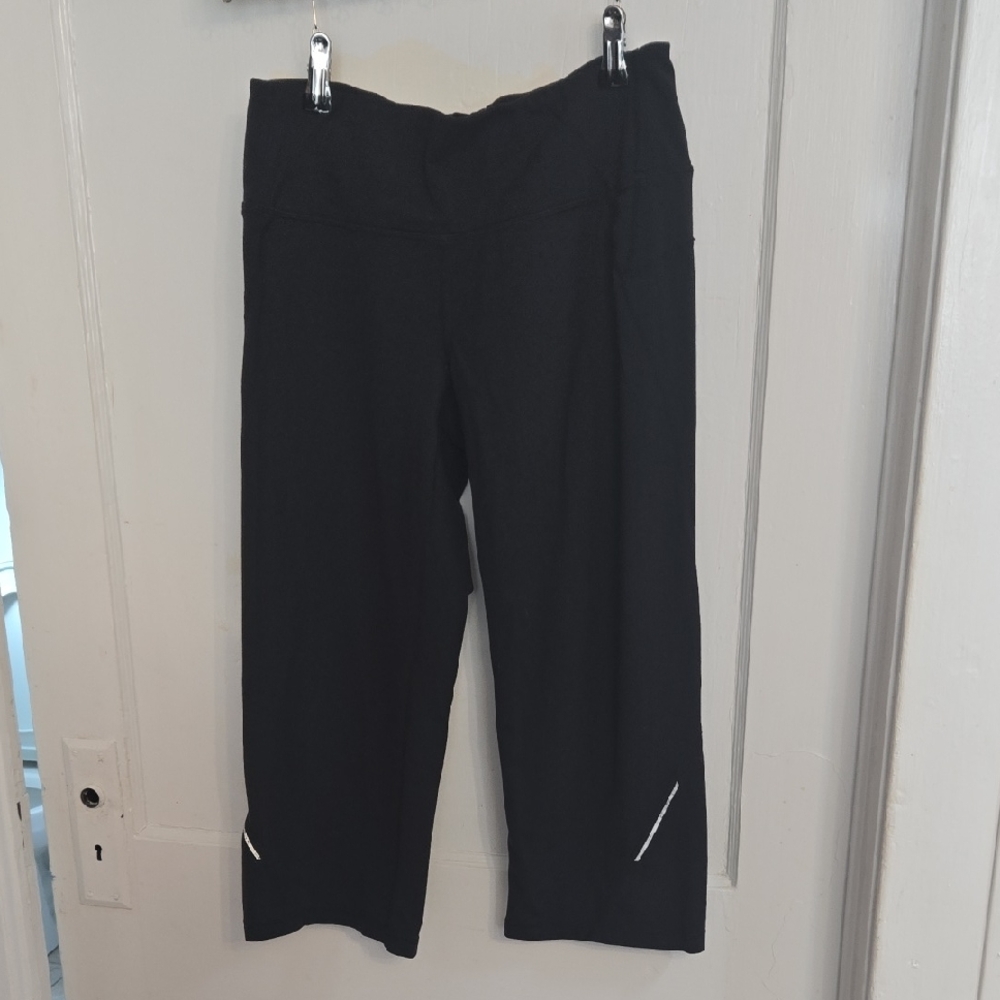 Athleta Chic Black Cropped Pants with Reflective Accents